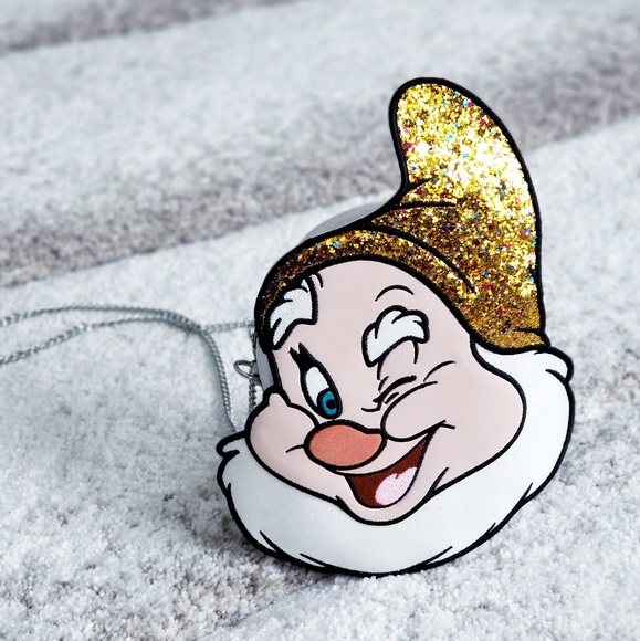 Danielle Nicole Handbags - NWT DANIELLE NICOLE Snow white dwarf bag